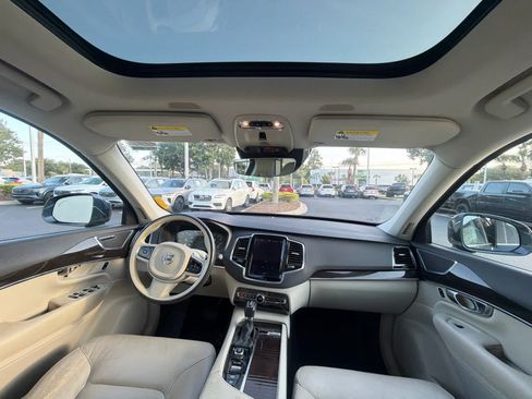 Used 2018 Volvo XC90 T5 Momentum w/ Convenience Package FWD image 24