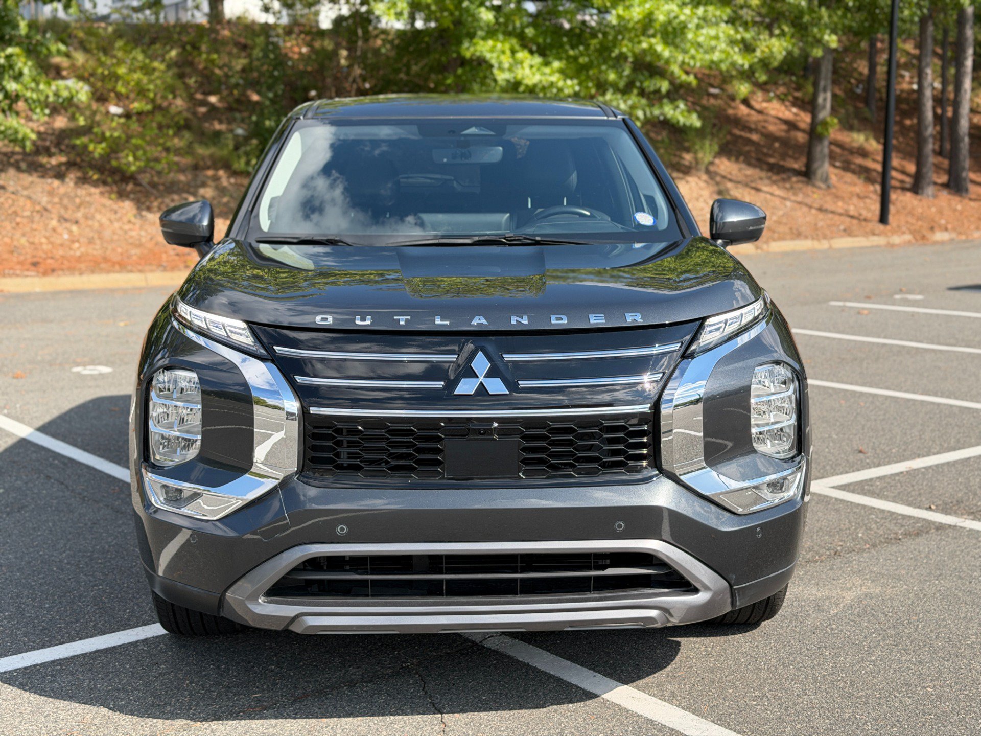 Used 2025 Mitsubishi Outlander SE FWD image 2