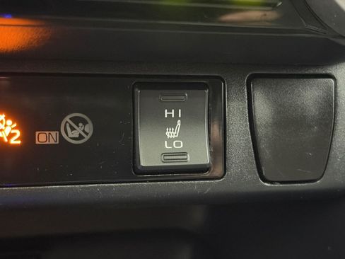 Used 2019 Toyota RAV4 XLE w/ Convenience Package AWD/4WD image 26