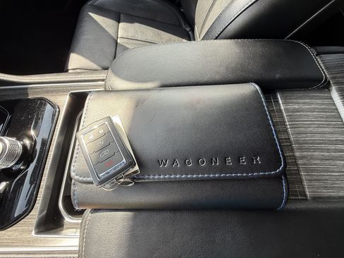 Used 2024 Jeep Wagoneer L Series II w/ Flexible Seating Group AWD/4WD image 26