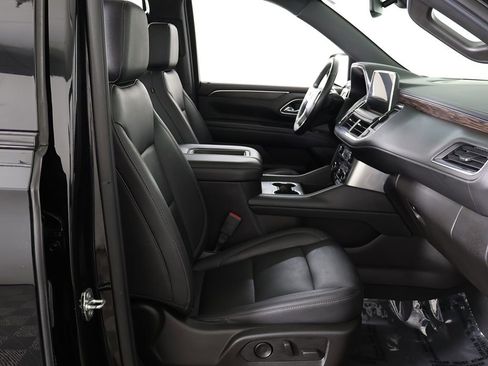Used 2021 Chevrolet Tahoe Z71 w/ Luxury Package AWD/4WD image 34