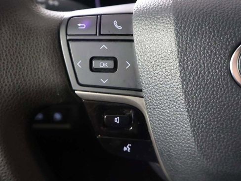 Used 2025 Toyota Camry LE w/ Convenience Package image 35