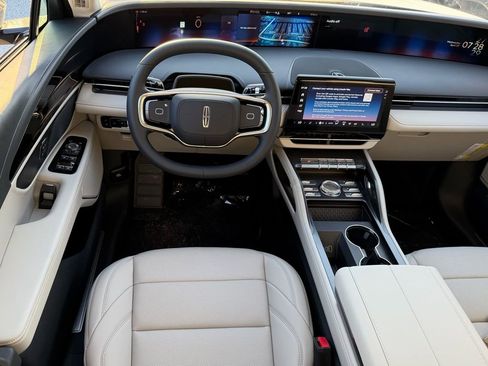 New 2026 Lincoln Nautilus Premier AWD/4WD image 10