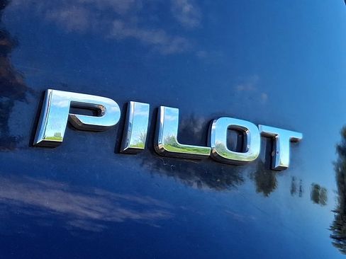 Used 2016 Honda Pilot Touring image 30