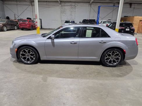 Used 2018 Chrysler 300 S w/ Safetytec Plus Group RWD image 5