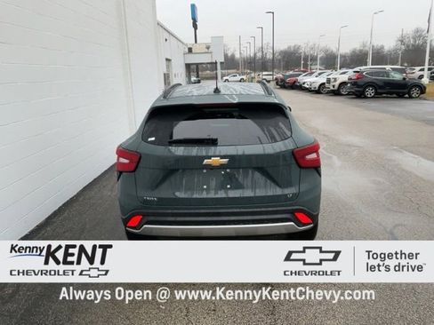 Used 2025 Chevrolet Trax LT image 6