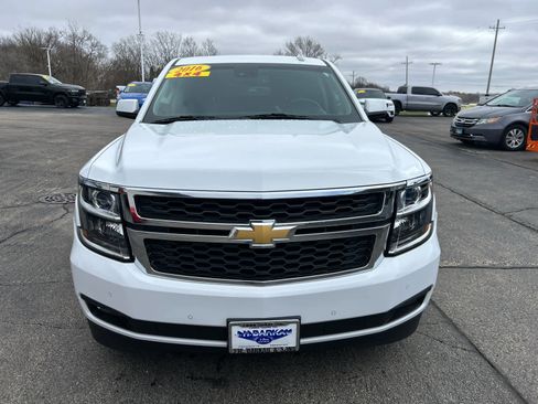 Used 2016 Chevrolet Suburban LT w/ Luxury Package image 2