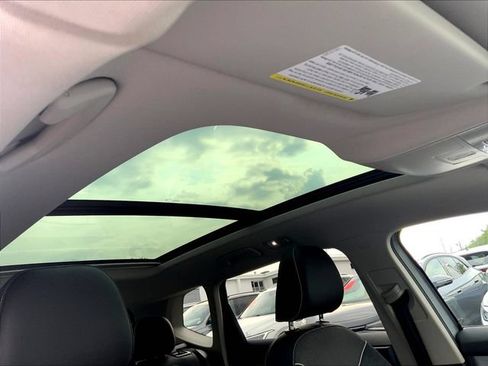 Used 2024 Volkswagen Taos SE w/ Panoramic Sunroof Package AWD/4WD image 26
