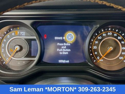 Used 2024 Jeep Gladiator Mojave w/ Convenience Group image 12