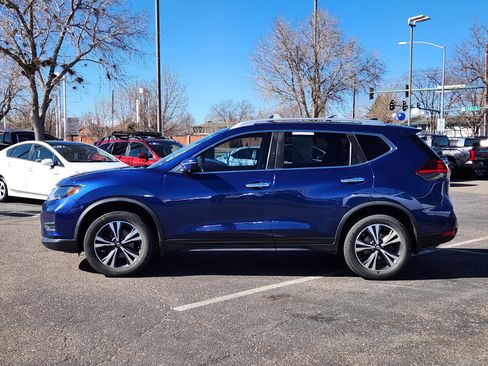 Used 2020 Nissan Rogue SV w/ Premium Package image 4