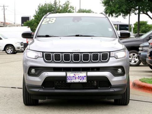 Used 2023 Jeep Compass Latitude AWD/4WD image 8