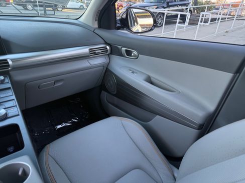 Used 2022 Hyundai Nexo Blue image 16