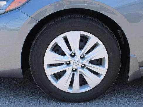 Used 2024 Nissan Sentra S FWD image 32