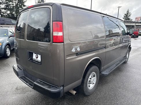 Used 2016 Chevrolet Express 2500 image 8