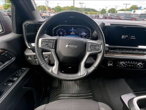 Used 2024 Chevrolet Silverado 1500 RST AWD/4WD image 16