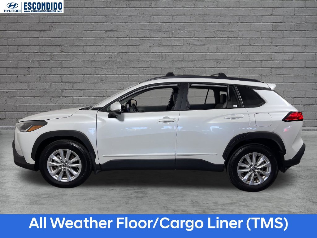 Used 2023 Toyota Corolla Cross LE w/ Black Badges Package (TMS) FWD image 6