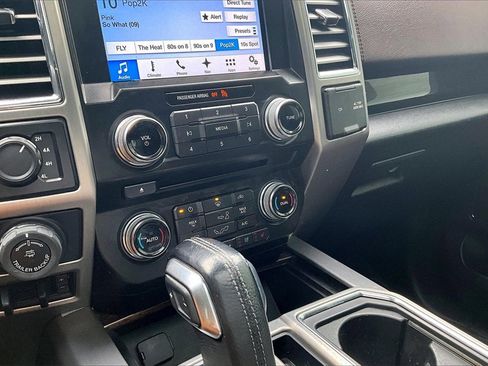 Used 2016 Ford F150 Platinum w/ Equipment Group 701A Luxury image 16