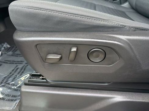 Used 2024 Chevrolet Silverado 1500 LT image 33