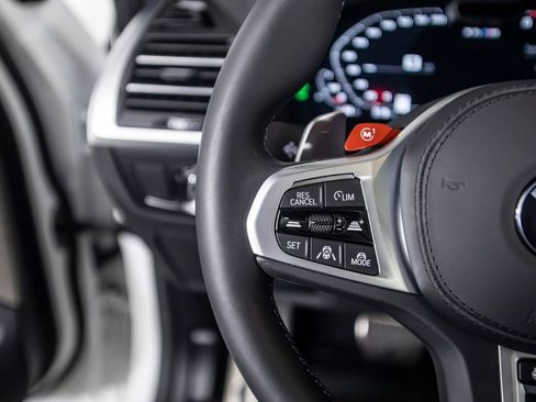 Used 2025 BMW X4 M w/ Executive Package image 38