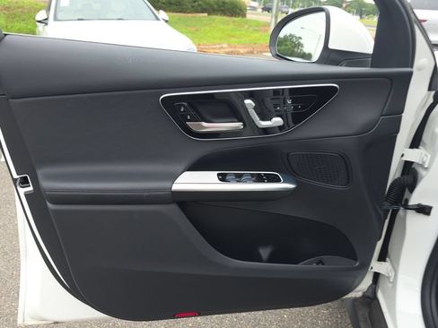 Certified 2025 Mercedes-Benz GLC 300 image 11