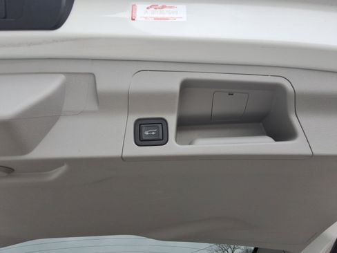 Used 2023 GMC Acadia SLE w/ Driver Convenience Package image 23