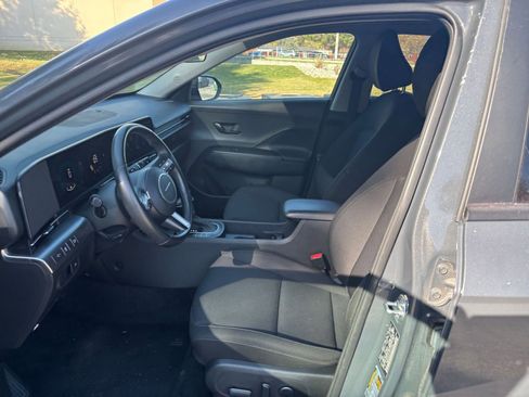Used 2025 Hyundai Kona SEL image 24