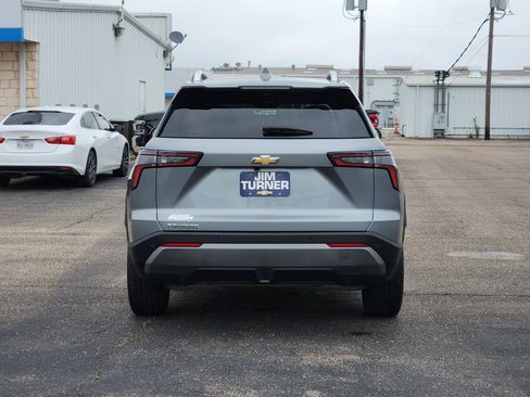 Used 2025 Chevrolet Equinox LT w/ Convenience Package II FWD image 6