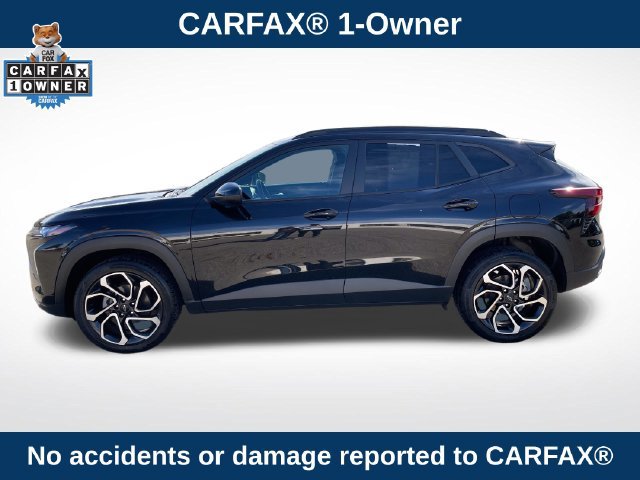 Used 2025 Chevrolet Trax RS w/ Driver Confidence Package FWD image 2