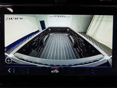 Used 2026 GMC Sierra 2500 AT4 image 22