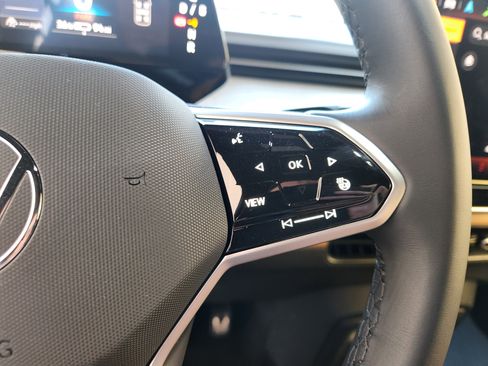 New 2025 Volkswagen ID. Buzz Pro S image 15