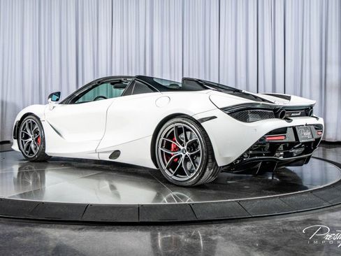 Used 2022 McLaren 720S Spider image 22