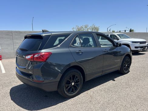 Used 2020 Chevrolet Equinox LS w/ LPO, Cargo Package AWD/4WD image 4