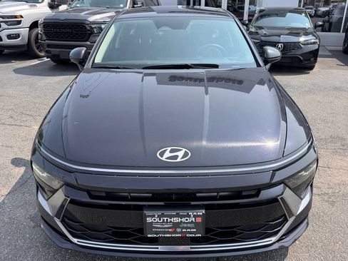 Used 2025 Hyundai Sonata SEL FWD image 2