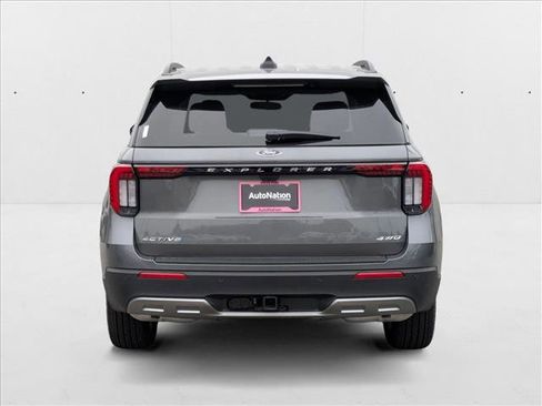 New 2025 Ford Explorer Active w/ Active Comfort Package image 8