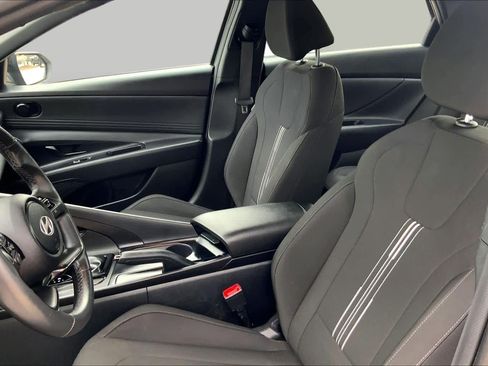 Used 2025 Hyundai Elantra Sport FWD image 8