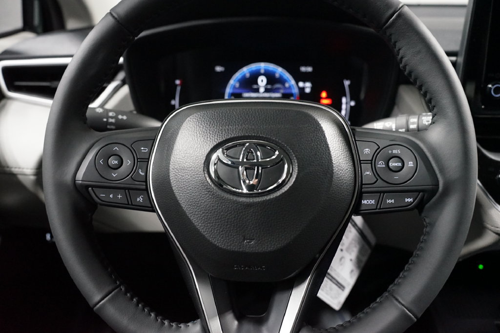 New 2026 Toyota Corolla Cross LE w/ Moonroof Package FWD image 12