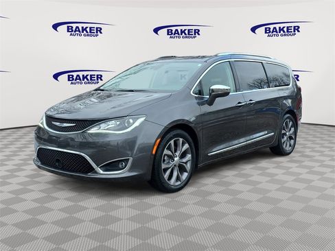 Used 2020 Chrysler Pacifica Limited w/ Tire & Wheel Group image 7