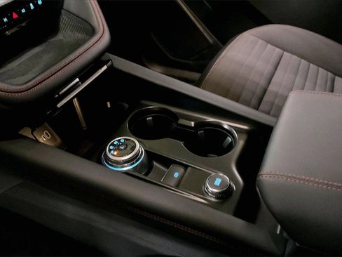 Certified 2025 Ford Explorer ST-Line w/ ST-Line Street Pack image 16