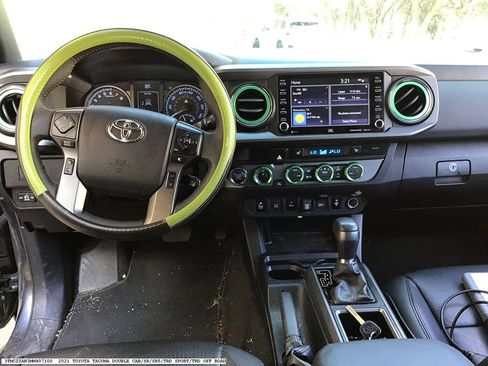 Used 2021 Toyota Tacoma TRD Off-Road w/ TRD Premium Off Road Package AWD/4WD image 12