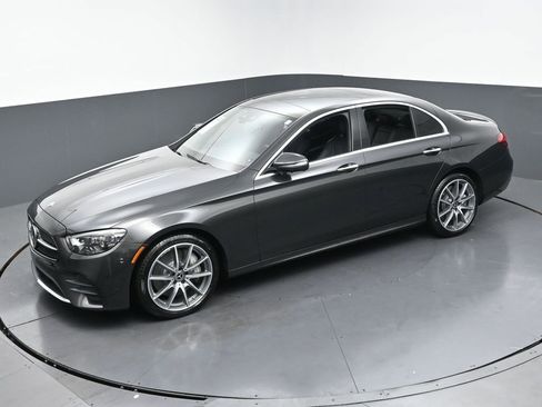 Used 2022 Mercedes-Benz E 450 4MATIC Sedan w/ Driver Assistance Package image 43