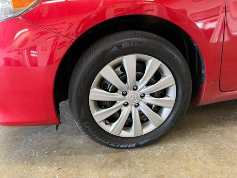 Used 2012 Toyota Corolla LE FWD image 9
