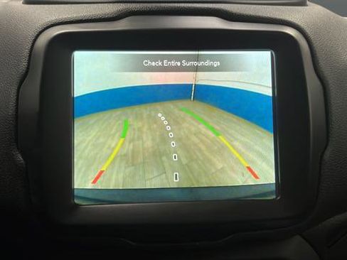 Used 2022 Jeep Renegade Latitude AWD/4WD image 13