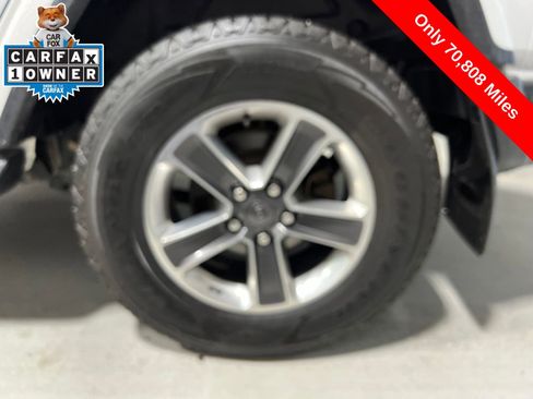 Used 2019 Jeep Wrangler Unlimited Sahara w/ Dual Top Group AWD/4WD image 9