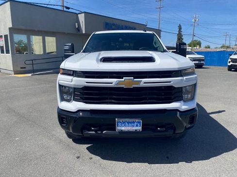 New 2026 Chevrolet Silverado 2500 Custom w/ Custom Value Package AWD/4WD image 9