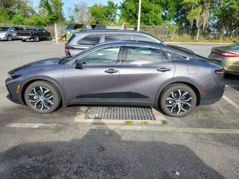 Used 2023 Toyota Crown Limited image 7