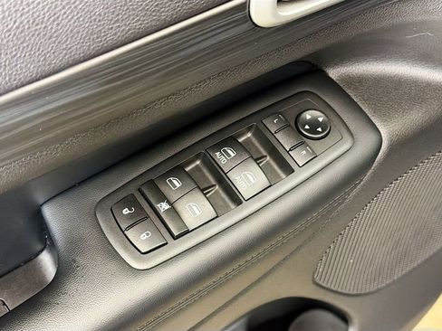 Used 2020 Jeep Grand Cherokee Altitude RWD image 20