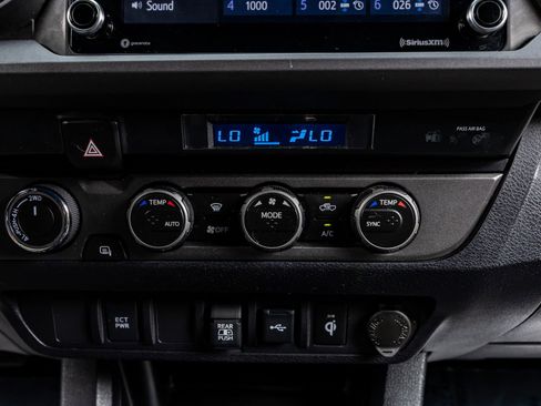 Used 2022 Toyota Tacoma TRD Off-Road image 25