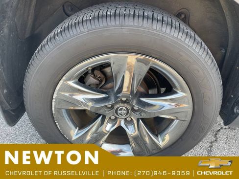 Used 2017 Toyota Highlander Limited Platinum AWD/4WD image 20