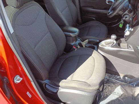 Used 2015 Kia Soul + FWD image 12