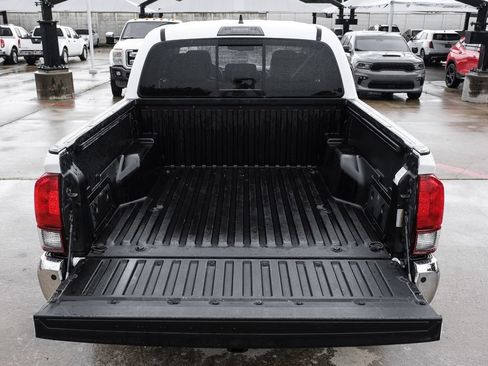 Used 2018 Toyota Tacoma SR5 RWD image 51